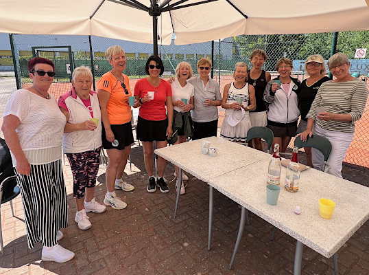 Damen 60 Spielerinnen des ersten Spieltags